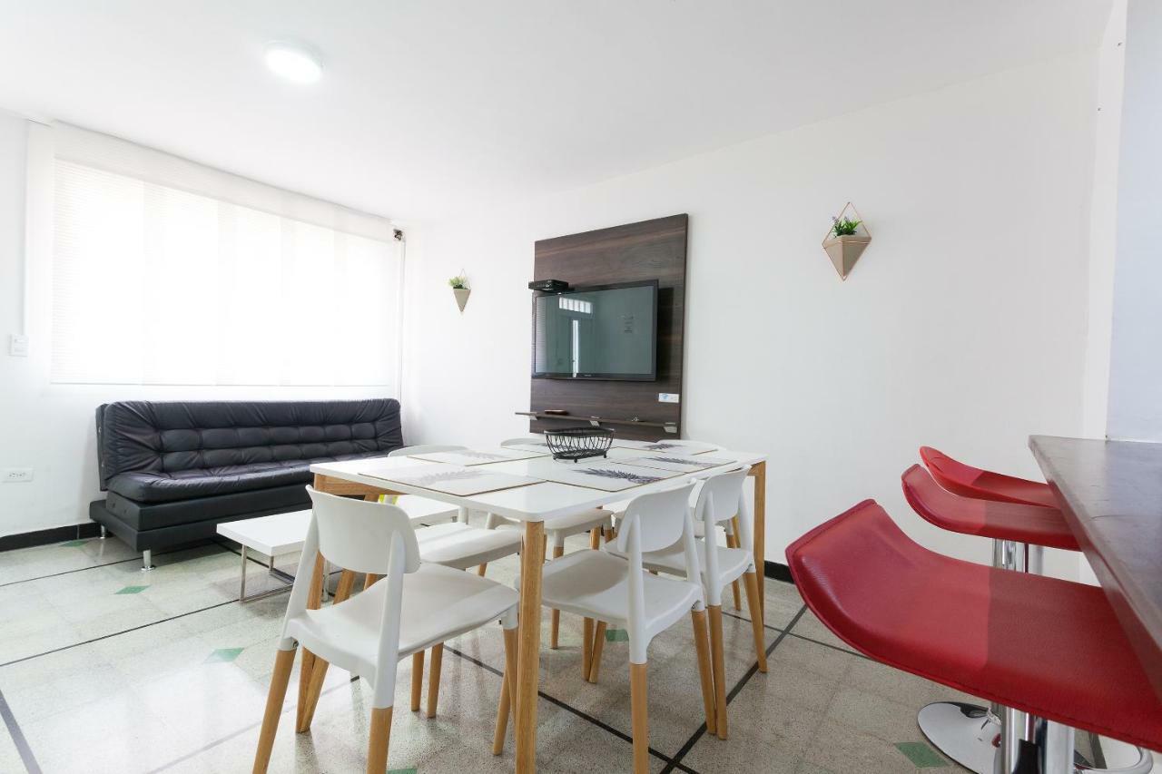 Apartamentos Amoblados Jg De La 70 Medellin Exterior photo